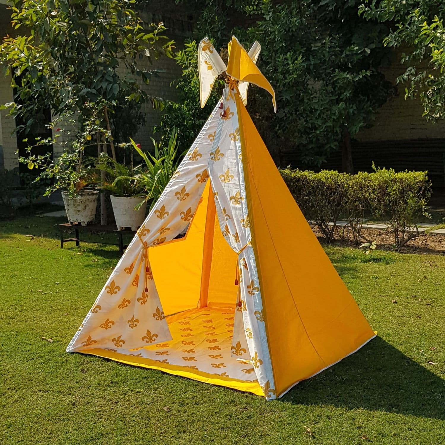 Lis Flower Yellow Teepee Cozy Teepee Tent for Kids